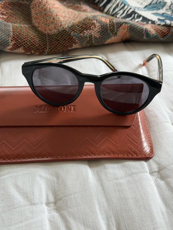 Missoni Classic Women\'s Black Sunnies Sunglasses with Case GUC main image 8
